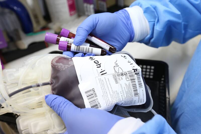 Este procedimiento puede salvar vidas y ayuda a reemplazar la sangre que se pierde a causa de una cirugía o de una lesión.