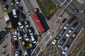 Chile figura en el ranking: Estas son las ciudades con el peor tráfico de América Latina