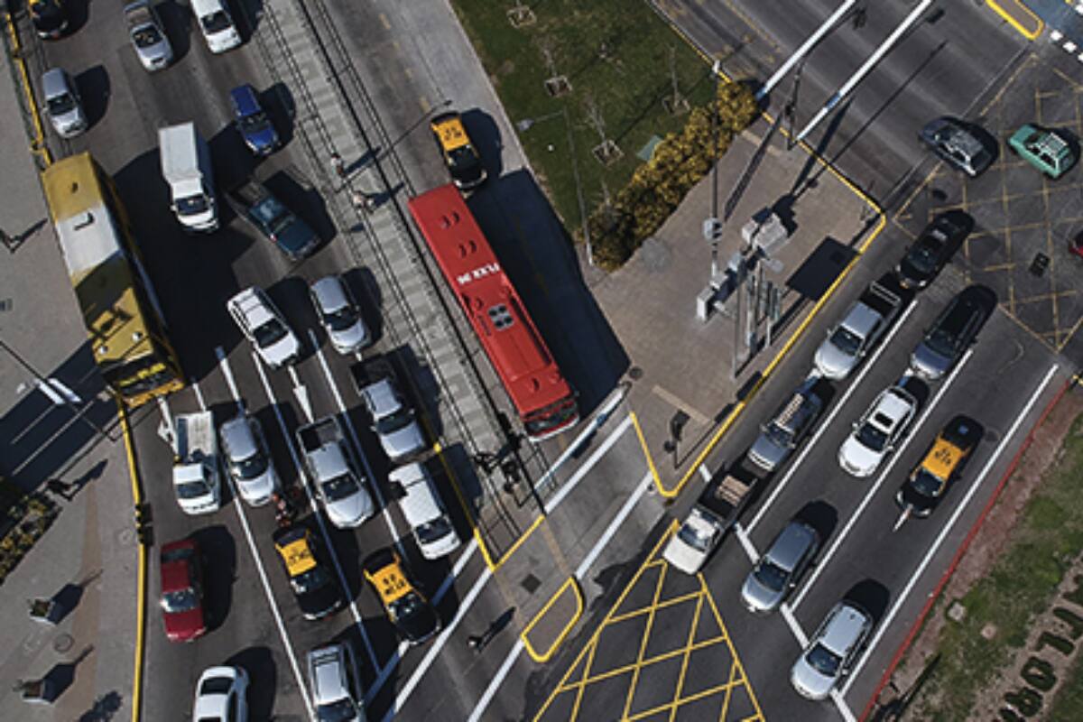Anuncian desvíos para evitar congestión.