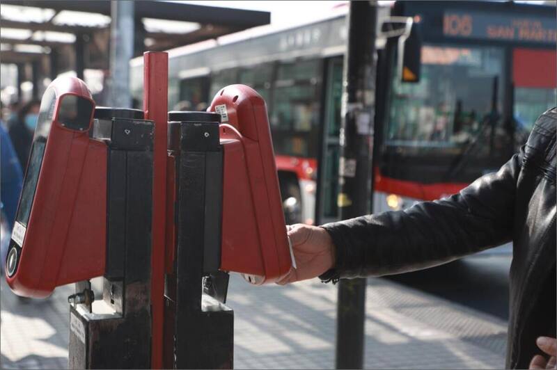 Revisa las multas por no pagar tu pasaje de transporte público. Créditos: Twitter.