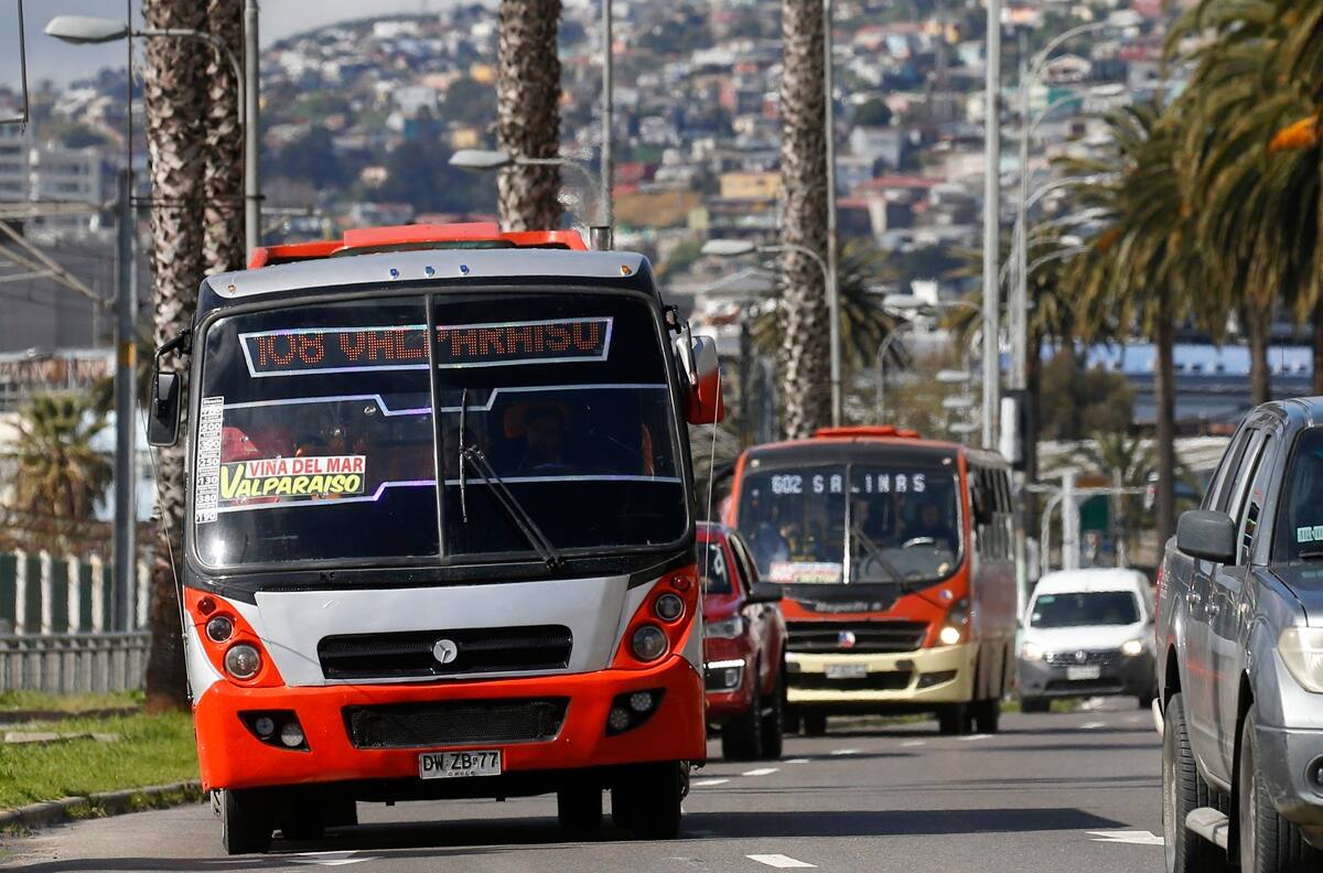 Anuncian suspensión en recorridos de micros por todo el borde costero ante alerta de tsunami