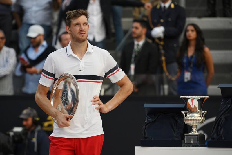 Tras llegar a la final en el Masters 1000 de Roma, Jarry solo jugó la primera ronda en Roland Garros y no ha vuelto a jugar un duelo oficial. (Foto: EFE).