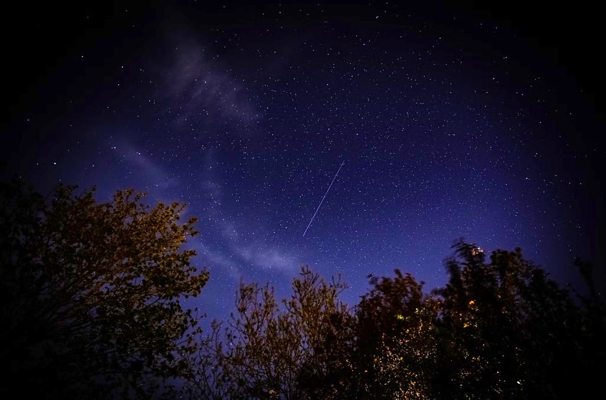 Tren de satélites de Starlink se verá en Chile los últimos días de mayo: revisa cuándo y cómo verlo en Santiago y regiones