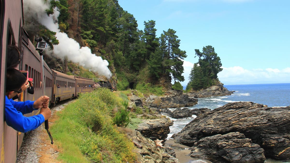 Tren del Recuerdo ofrece los últimos viajes del verano desde Santiago a San Antonio: fechas de salida y precio de los pasajes