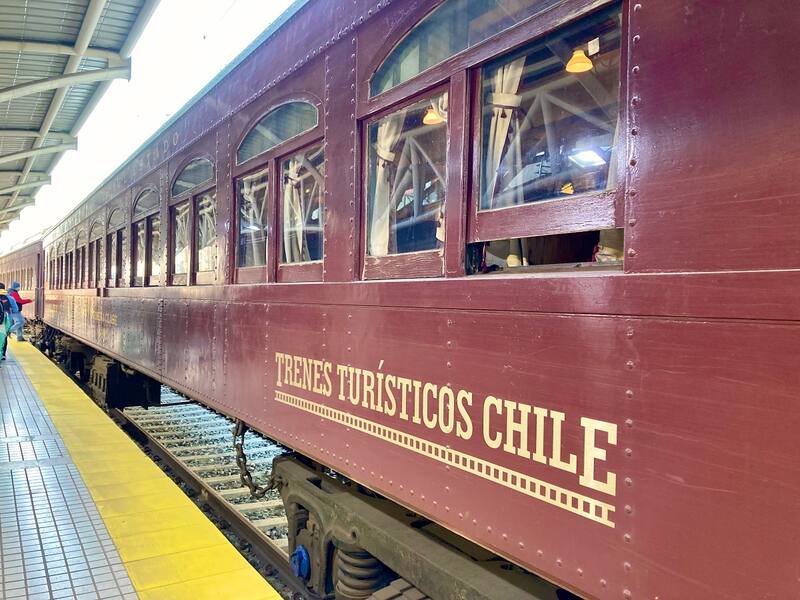 El viaje comienza en Estación Central y culmina pasada las 22:00 horas.