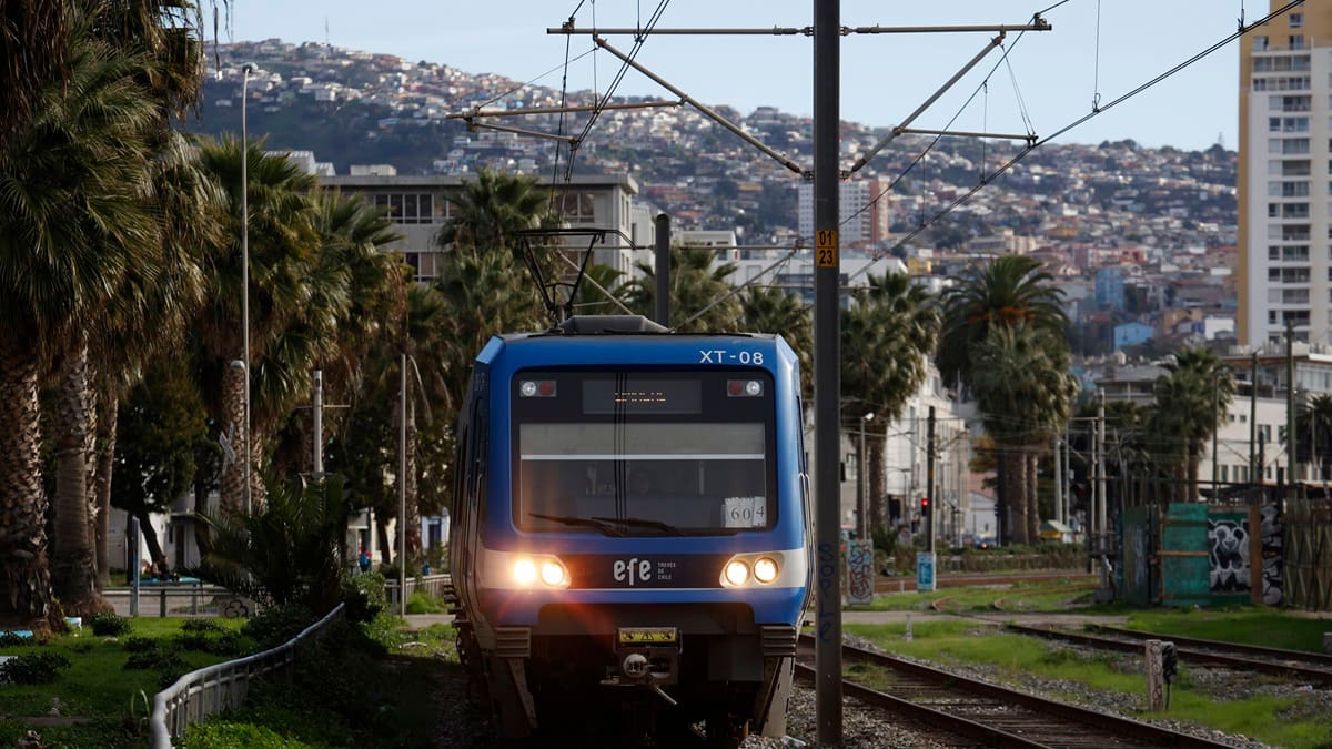 China da el primer paso: manifestó su interés por construir uno de los megaproyectos ferroviarios más importantes de Chile