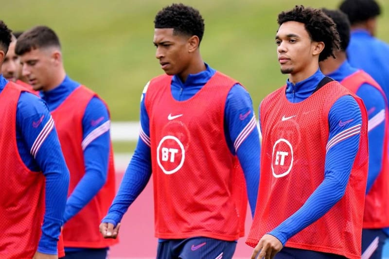 compartiendo en la Selección Inglesa.