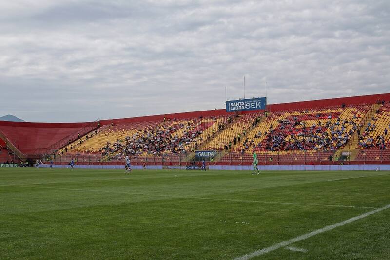Tribunas del Santa Laura en la Supercopa Foto: Felipe Escobedo.