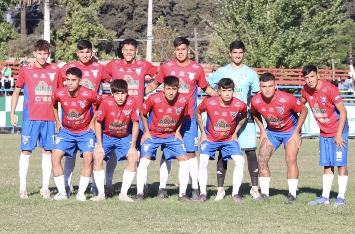 El club hoy disputa la Tercera División B. Foto: Tricolor de Paine en Instagram.