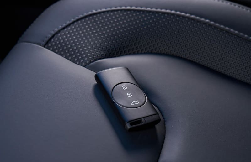 La influencer mostró su auto.