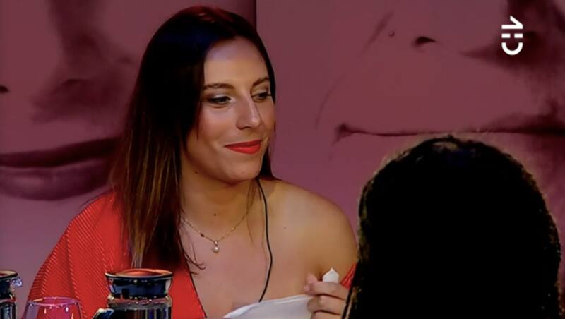 Trinidad Cerda durante la cena. Foto: CHV.