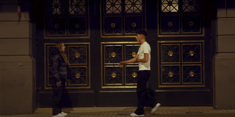 Trinidad Neira realiza flamante aparición en video musical de Bastián Muñoz, su pololo.