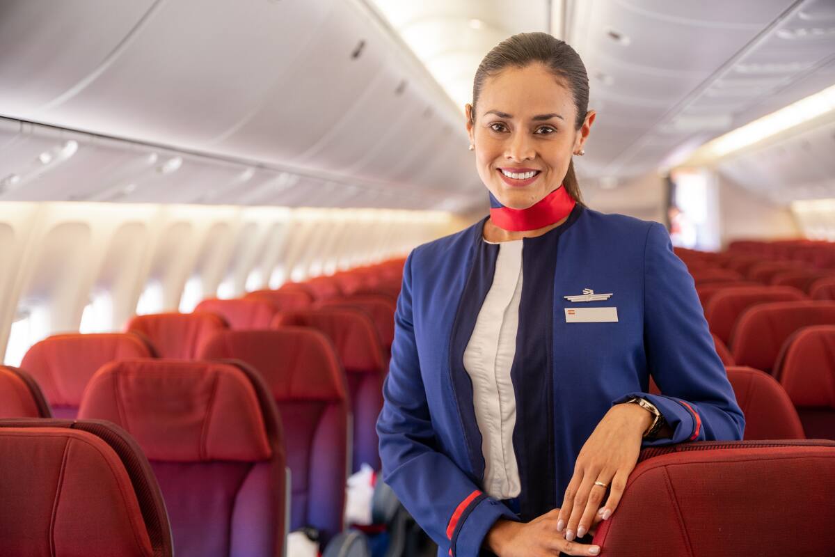 SKY Airlines ofrece puestos de trabajo para quienes quieran trabajar a bordo de sus flotas.