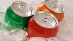 El truco casero de TRES ingredientes para enfriar las bebidas y jugos rápidamente