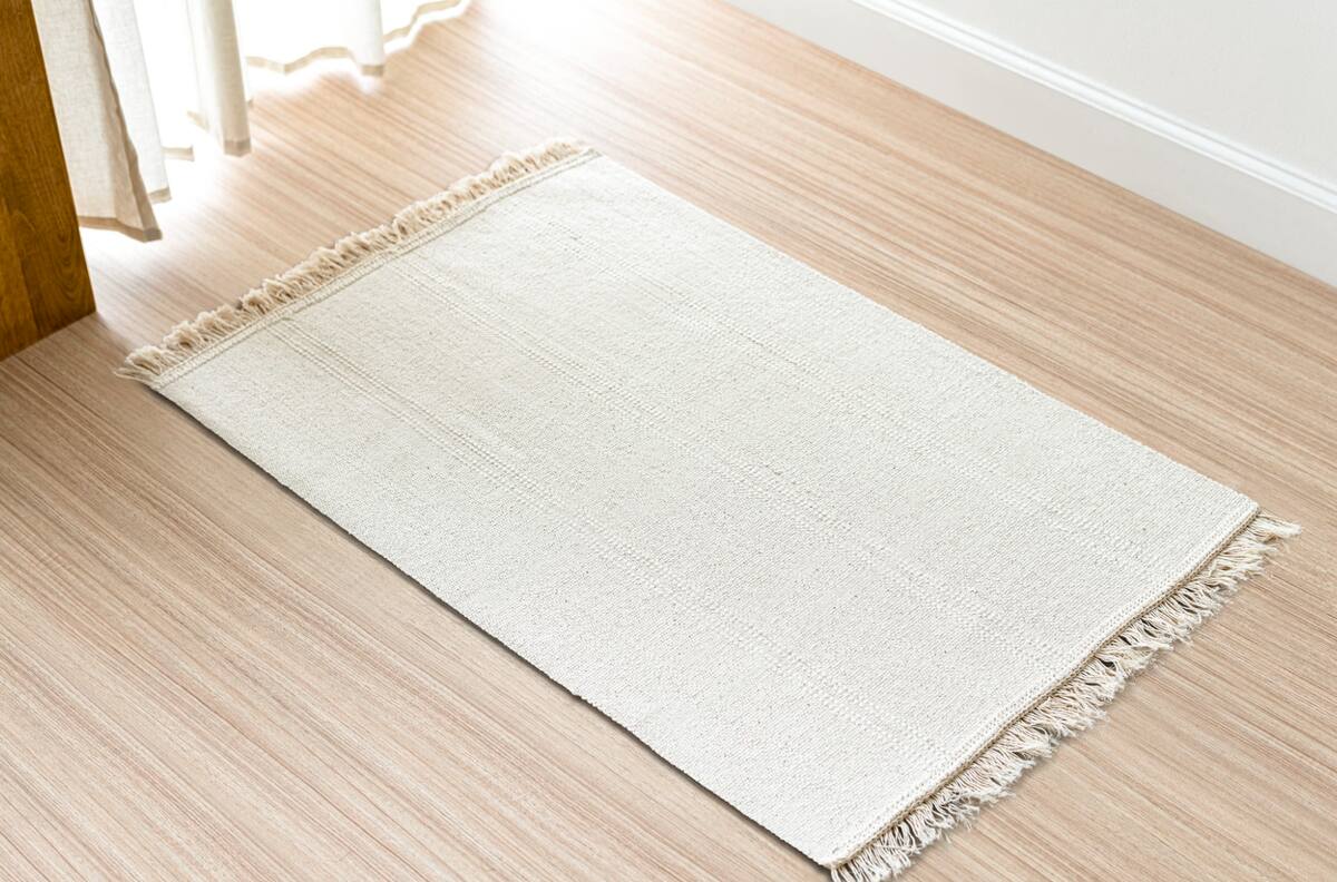 No malgastes tu dinero: Este es el mejor producto casero para quitar el mal olor de tus alfombras