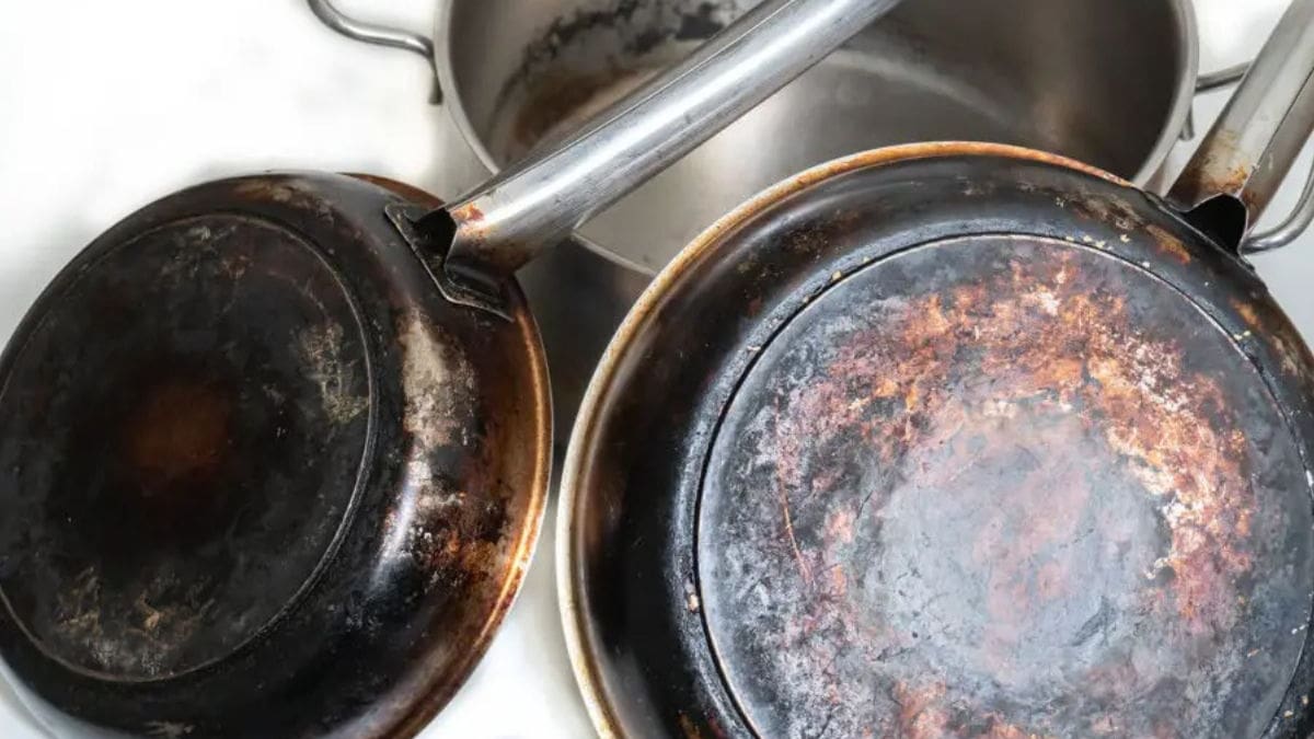 Ni bicarbonato ni vinagre: Con este truco infalible podrás quitar el tizne de tus ollas