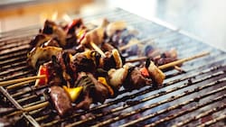 Tres trucos caseros para quitar la grasa pegada de tu parrilla en pocos minutos