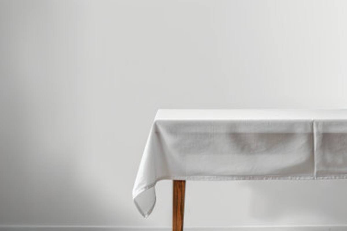 En sencillos pasos puedes dejar tu mantel blanco impecable.