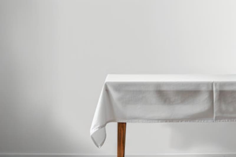 En sencillos pasos puedes dejar tu mantel blanco impecable.