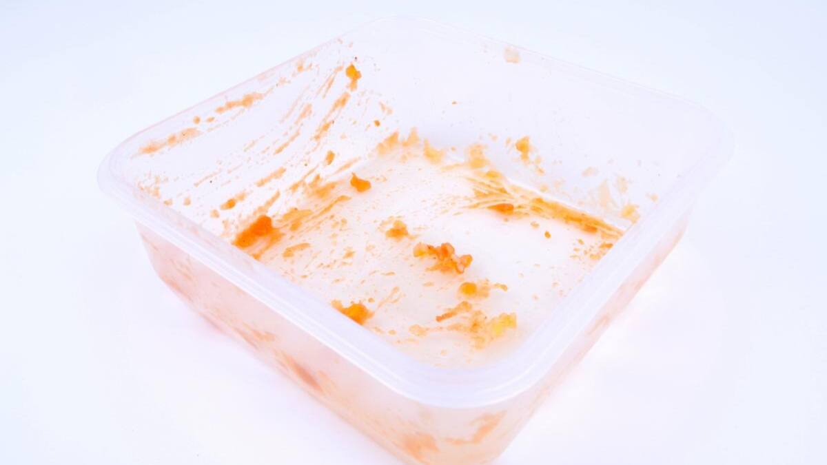 Ni cloro ni vinagre: Con este simple producto puedes limpiar los tupper manchados con salsa de tomate o aceite