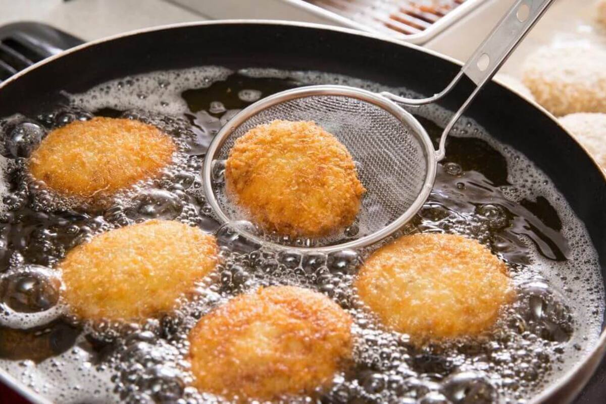 Con sencillos productos puedes quitar el olor a fritura de tu casa. Foto: Mejor Con Salud.