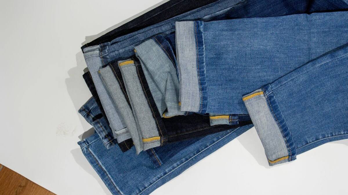 Este truco casero ayudará a recuperar el color de tus jeans en un solo lavado