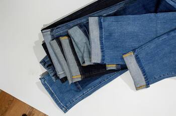 Este truco casero ayudará a recuperar el color de tus jeans en un solo lavado