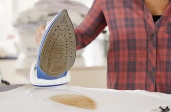 Cómo limpiar la plancha de ropa: truco definitivo para quitarle lo quemado