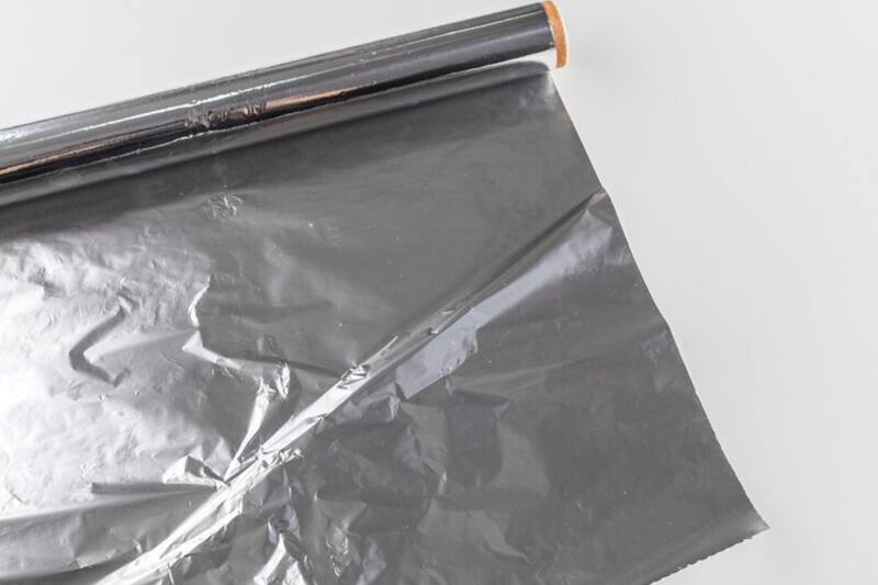 El papel aluminio será tu mejor aliado para quitar todo el hielo de tu congelador.