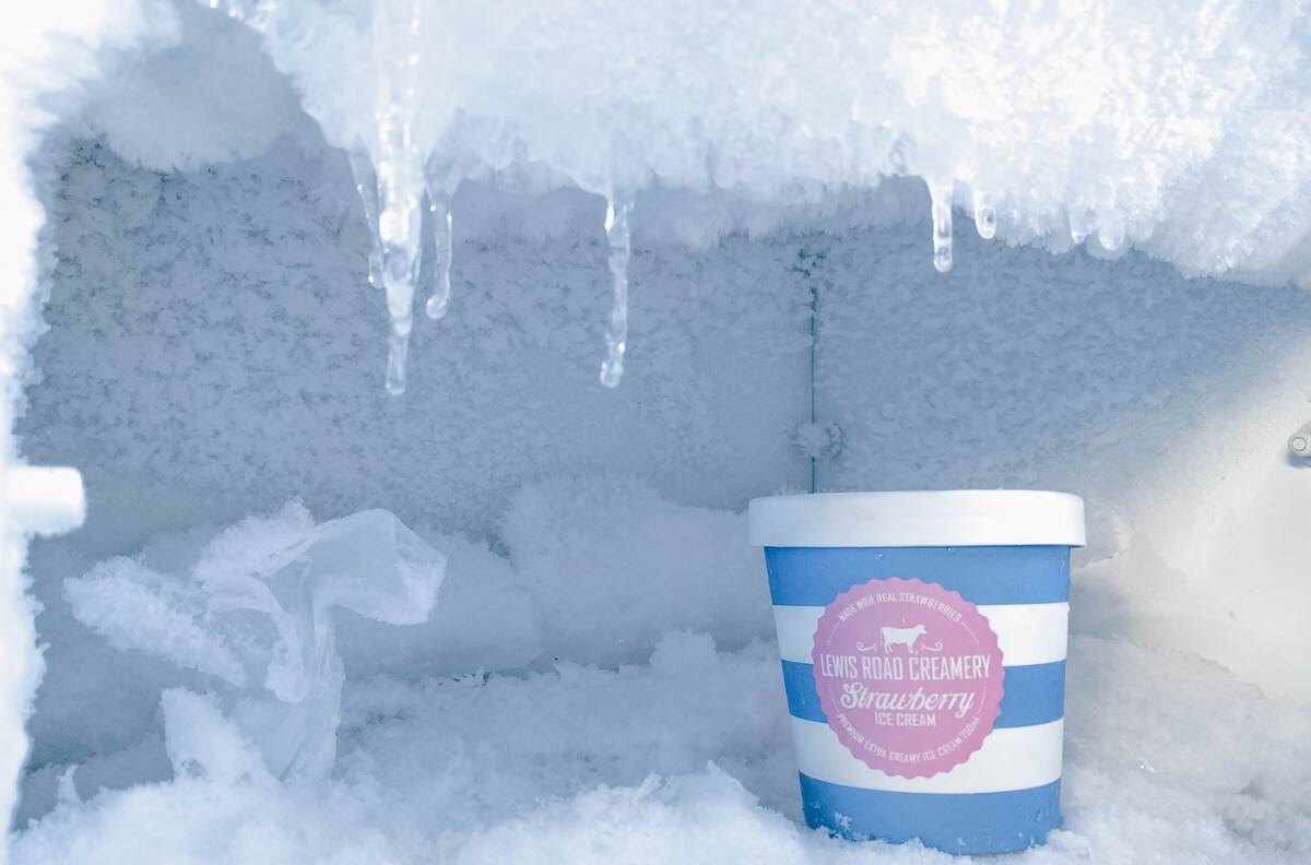 Quita todo el hielo de tu congelador con este simple truco: quedará como nuevo