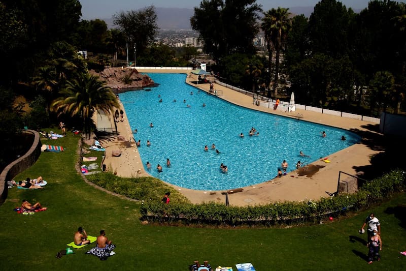 Conoce cómo comprar las entradas a la Piscina Tupahue y cuáles son los accesos.