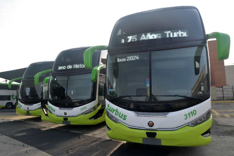 En la empresa de buses hay una decena de cargos en diversos rubros.