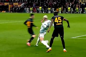 ¡Escándalo en Europa! Le cobran este inexistente penal al Galatasaray y su rival deja el partido