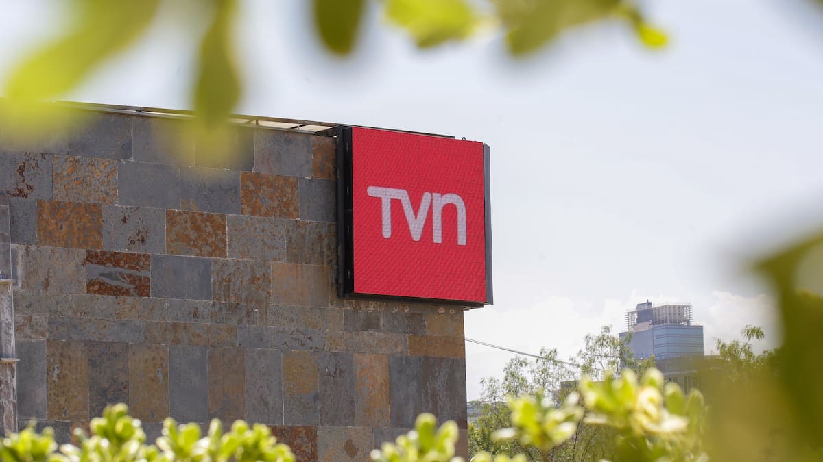 “Sencillamente, cerrar el canal”: La dramática situación que afecta a la señal de TV más tradicional de Chile