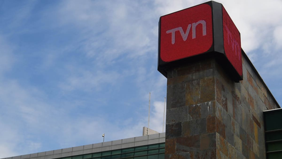 Luto en TVN: Confirman el fallecimiento de querido periodista tras una dura enfermedad
