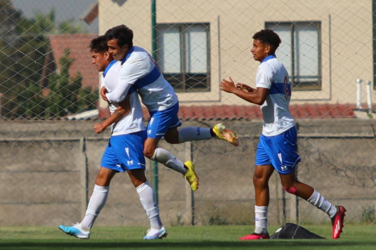 U. Católica sigue formando jugadores para el primer equipo.