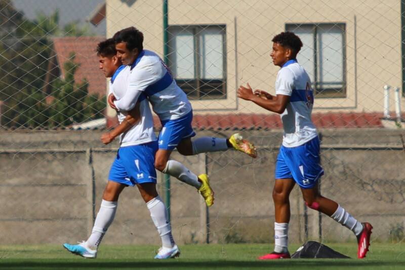 U. Católica sigue formando jugadores para el primer equipo.