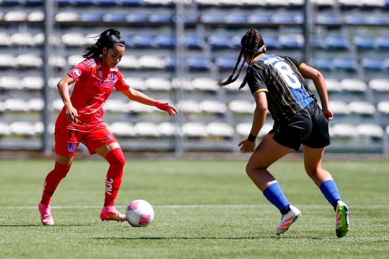 Juega la revancha con Huachipato esta tarde. Foto: @udechilefem