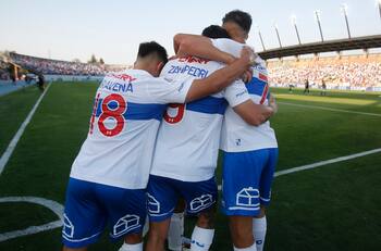 Universidad Católica prueba un refuerzo internacional: nació en Estados Unidos, se crio en Gambia y es fiel seguidor de Alexis Sánchez