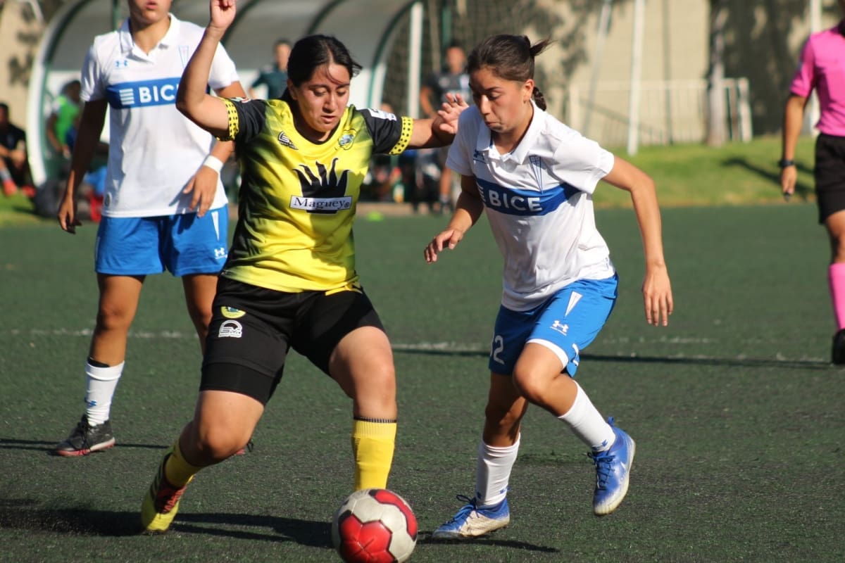 La UC Femenina goleó en Las Condes. Crédito: @CruzadasOficial.