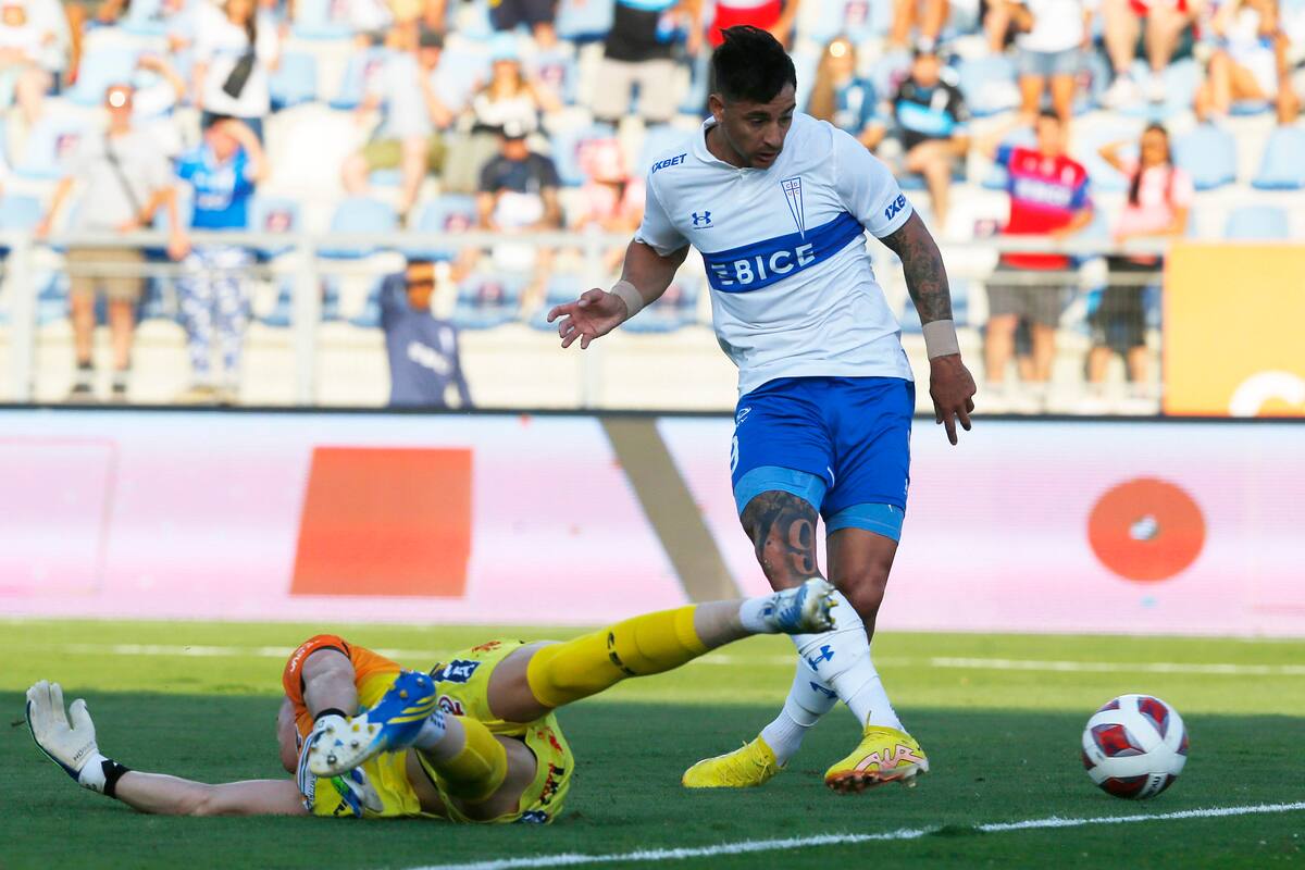 UC vs Cobresal. Fernando Zampedri puso el 2-1. Crédito: Agencia Aton.