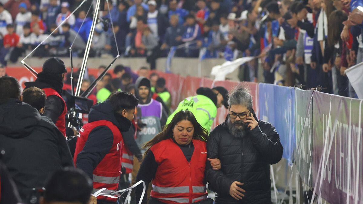 VIDEO | No se vio en TV: así se vivieron desde la tribuna los momentos de terror en el Claro Arena
