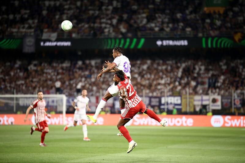 Olympiacos se quedó con el triunfo ante la Fiorentina.