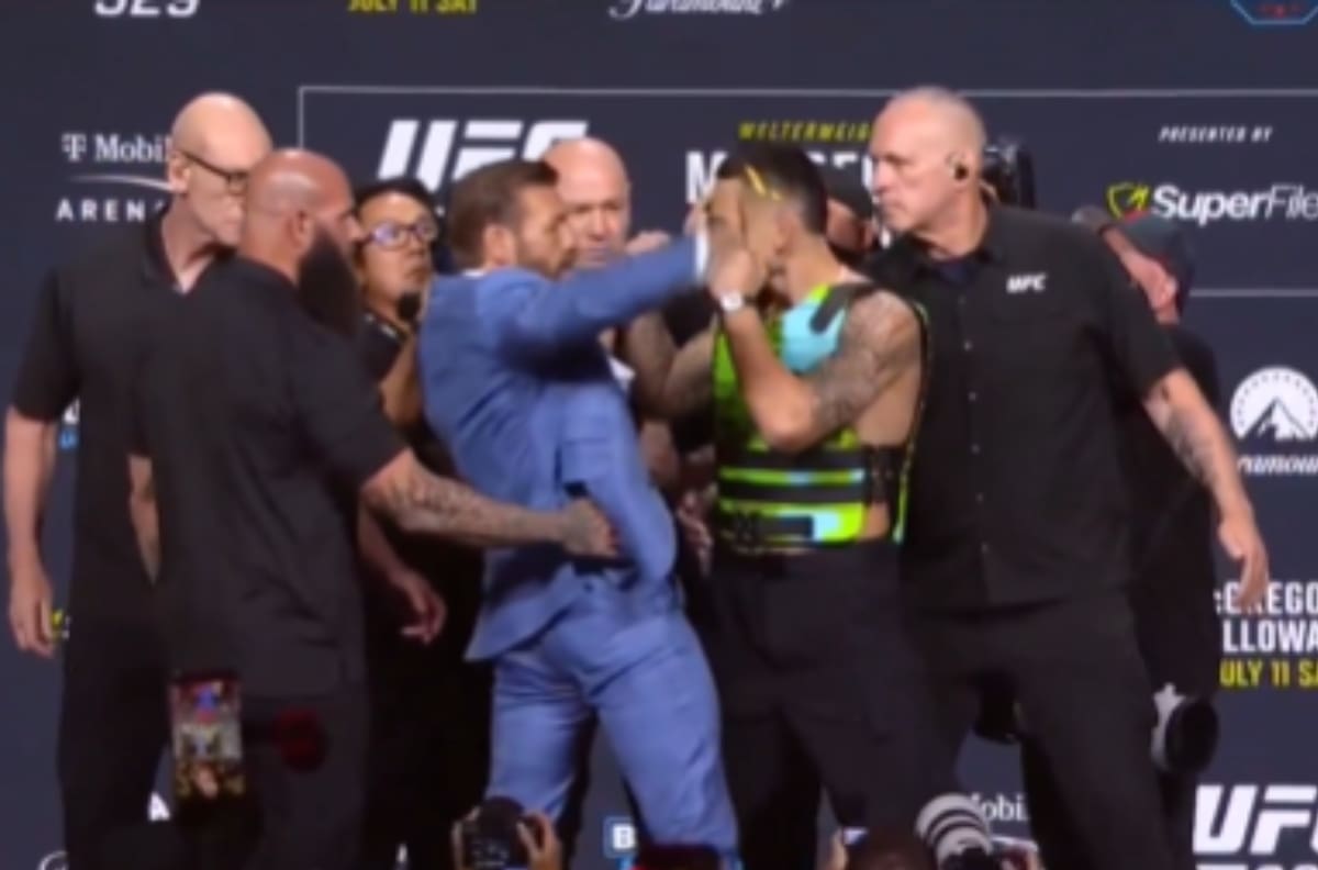VIDEO | Así fue el tenso cara a cara de Conor McGregor y Max Holloway antes del UFC 329