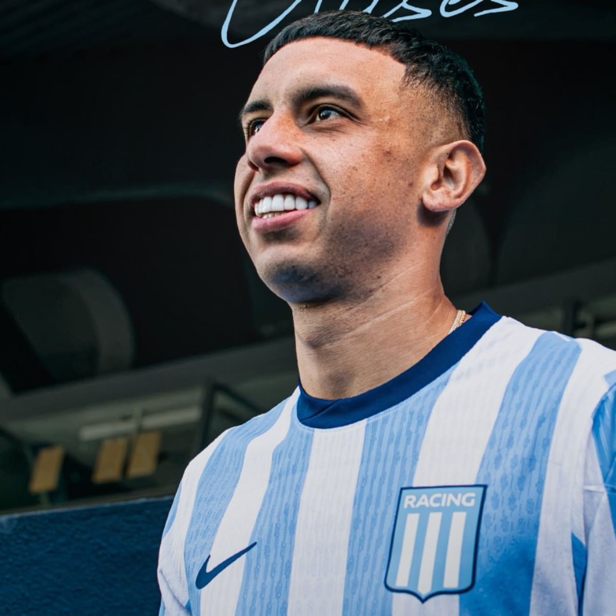 Racing se chileniza: anuncia fichaje de volante nacional por el 100% de su pase hasta 2029