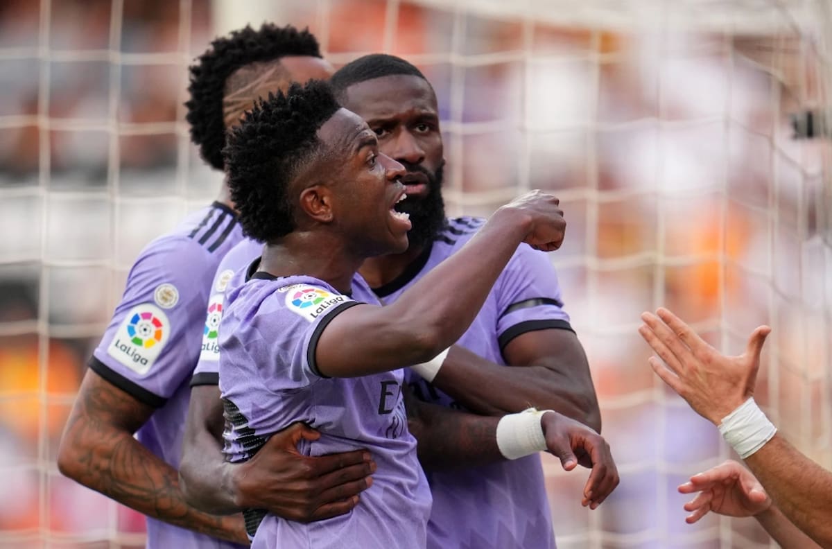 Acusado de insultos racistas por internet contra Vinícius y Antonio Rüdiger fue condenado a 8 meses de prisión