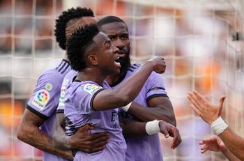 Acusado de insultos racistas por internet contra Vinícius y Antonio Rüdiger fue condenado a 8 meses de prisión