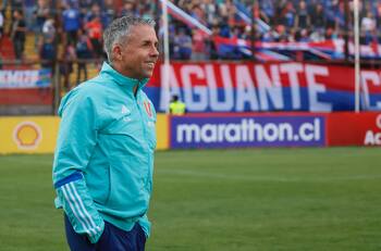 Una preocupación menos: la excelente noticia que tiene Gustavo Álvarez para jugar frente a Deportes Iquique