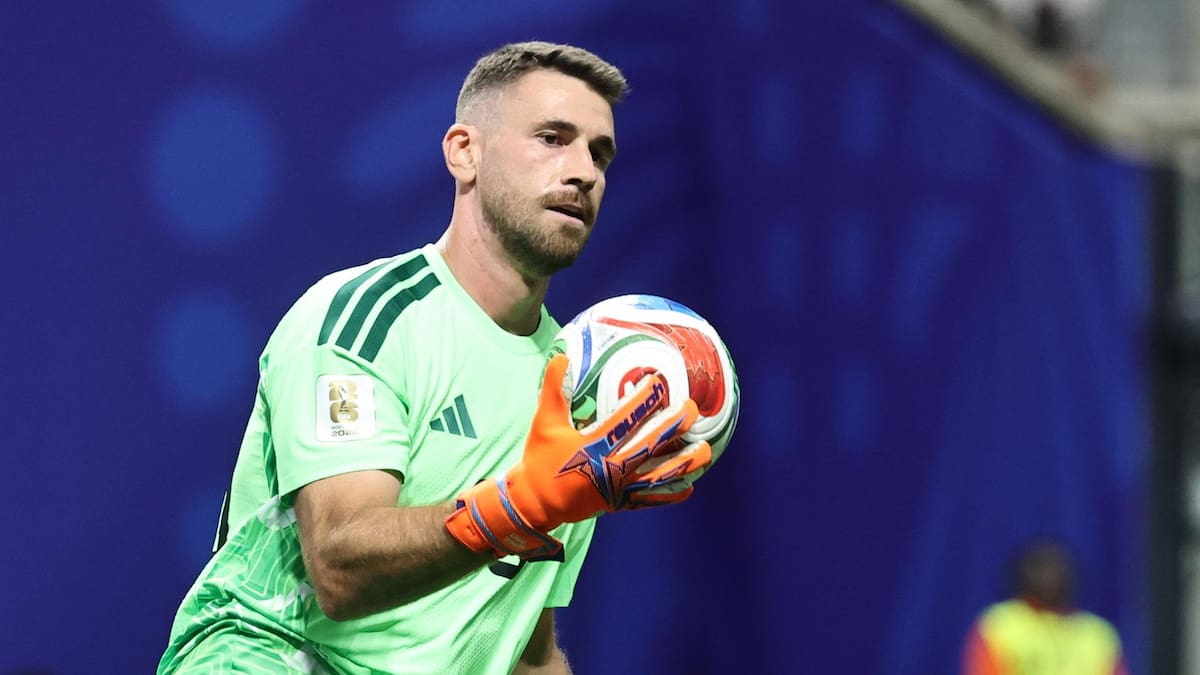 A la caza de Iker Casillas y Walter Zenga: el histórico récord que Unai Simón tiene a tiro en el Mundial 2026