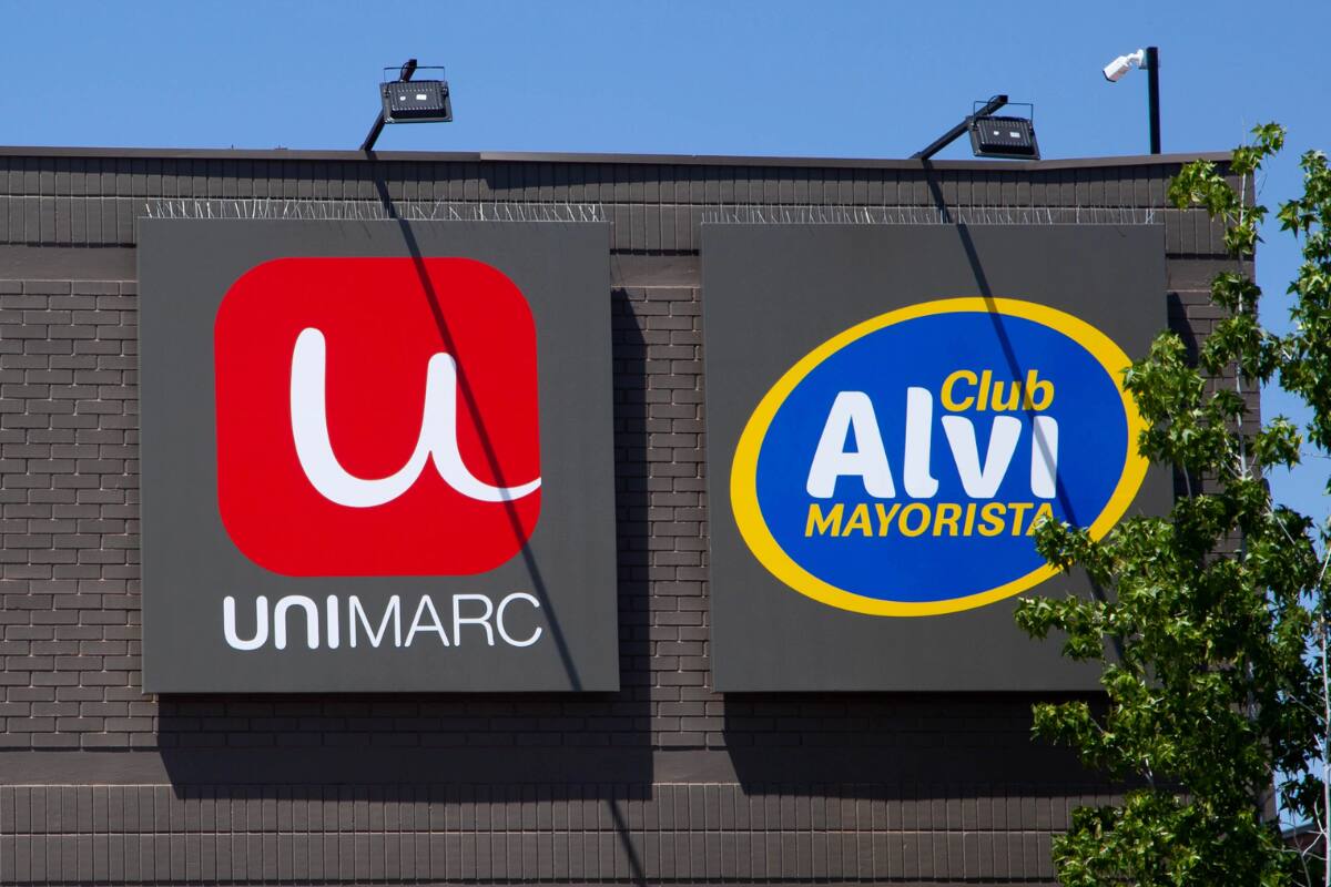 Ambas cadenas de supermercados son operadas en Chile por la empresa SMU.